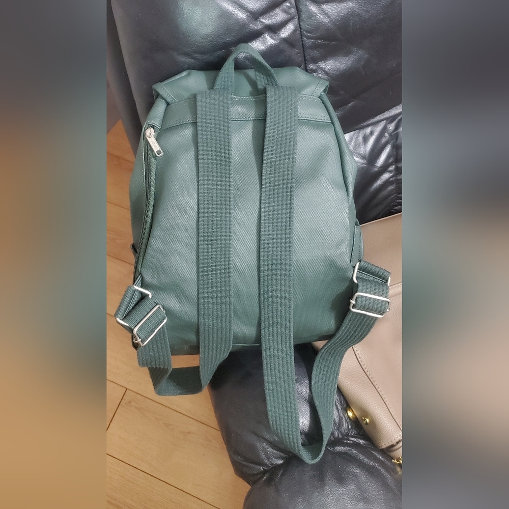 Lacoste Backpack - Picture 4 of 9